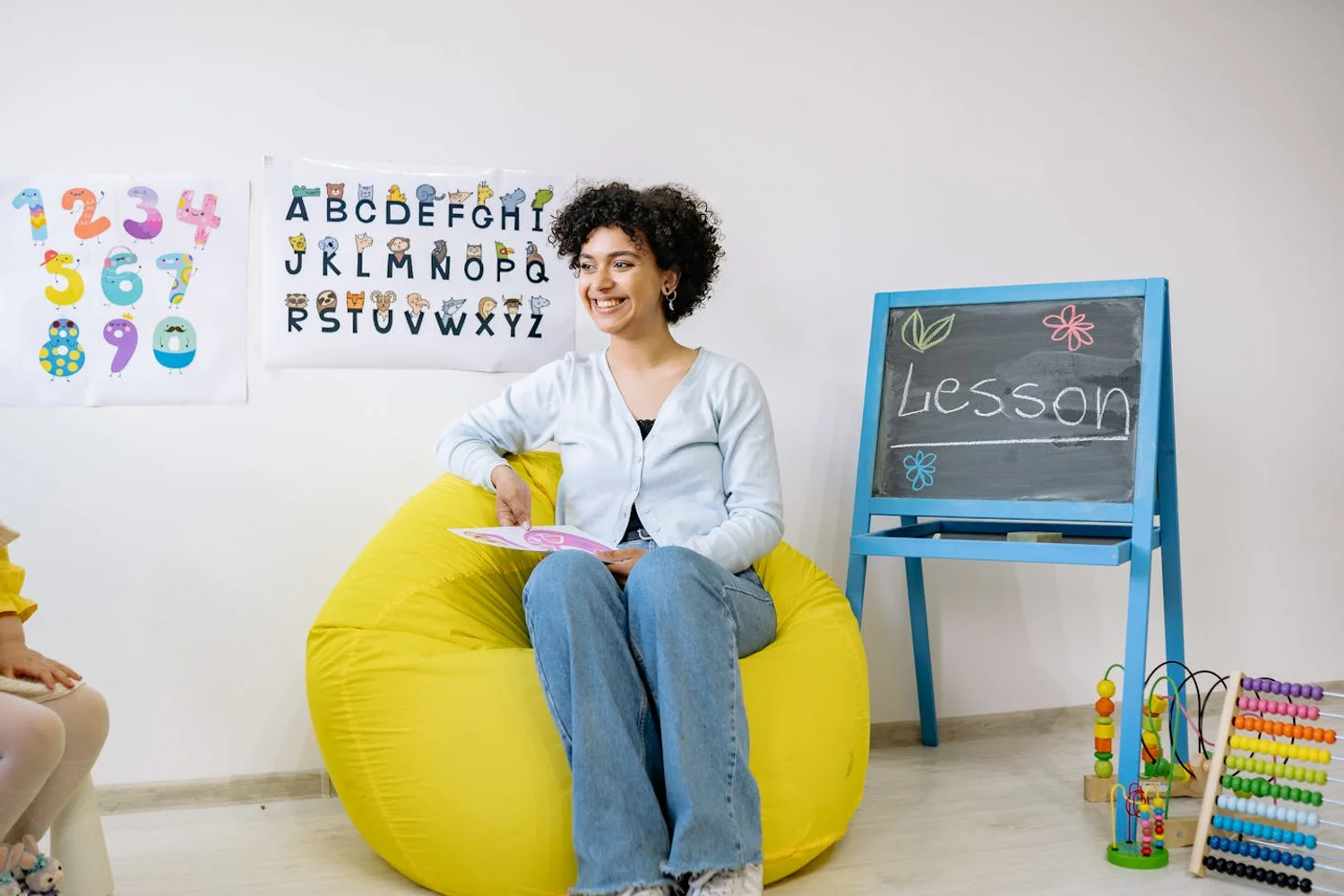 Fono Aprende Colombia · child reading therapy professional