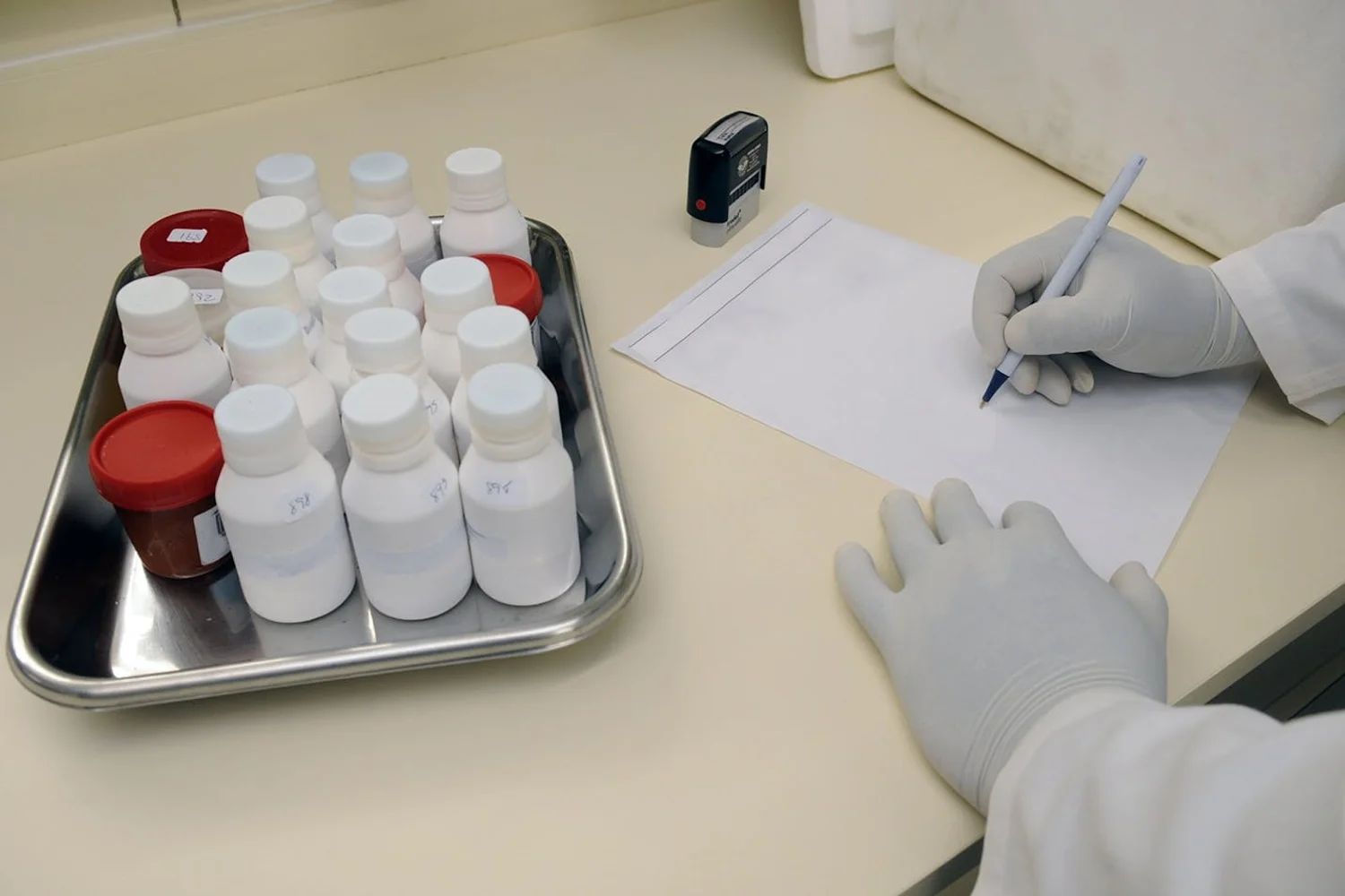 Fono Aprende Colombia · forensic professional laboratory analysis