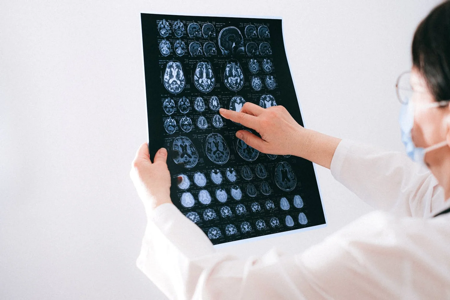 Fono Aprende Colombia · neurology consultation adult clinical