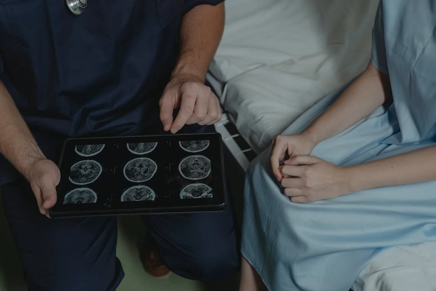 Fono Aprende Colombia · neurologist brain consultation adult
