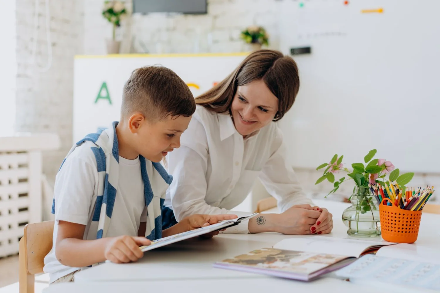 Fono Aprende Colombia · child reading therapy school consultation