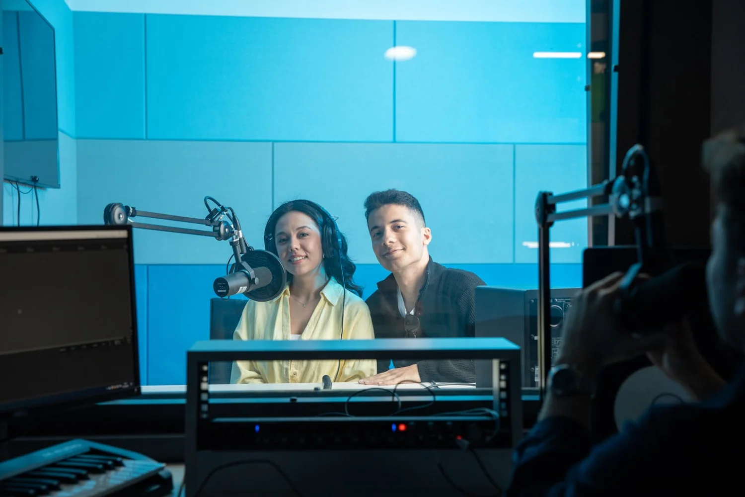 Fono Aprende Colombia · radio broadcaster studio professional