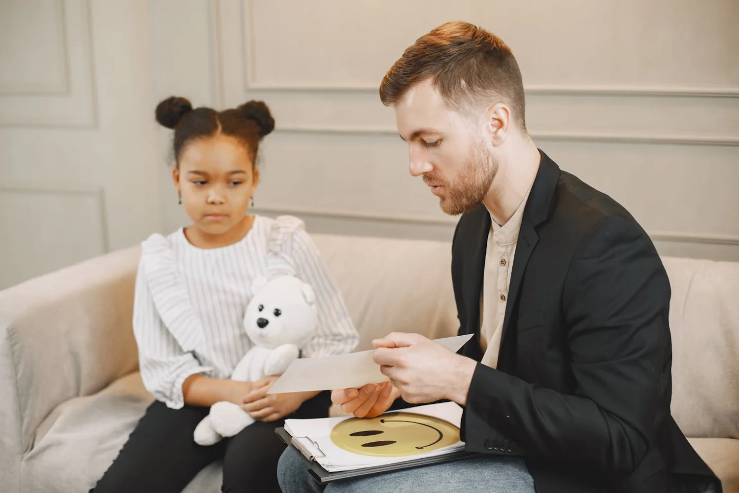 Fono Aprende Colombia · speech therapist child reading evaluation
