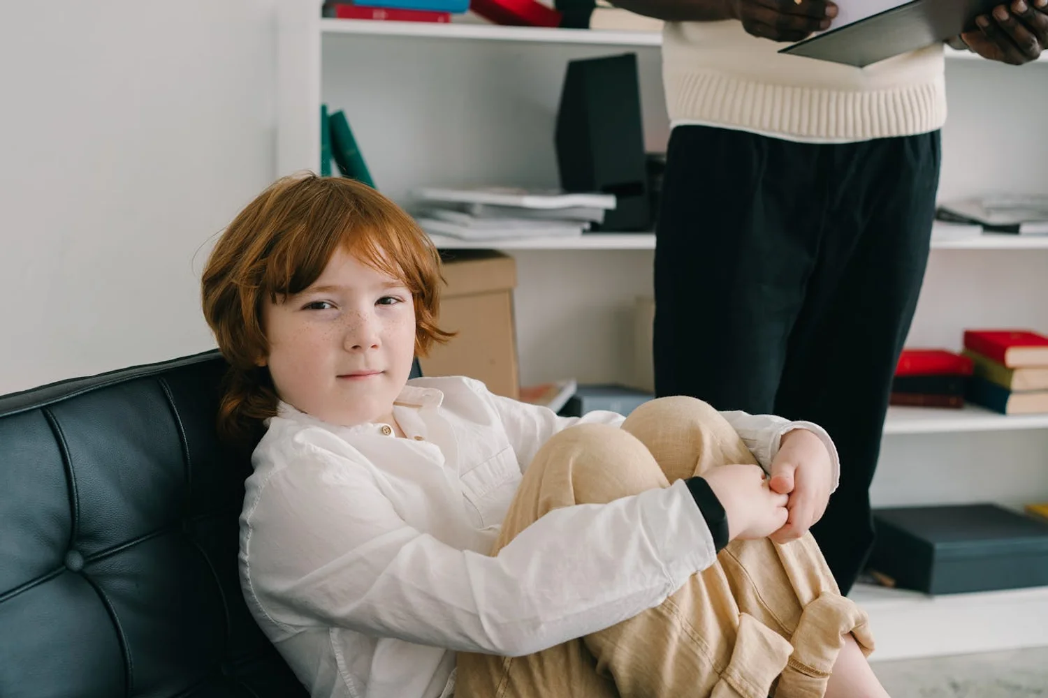 Fono Aprende Colombia · therapist autism child play therapy