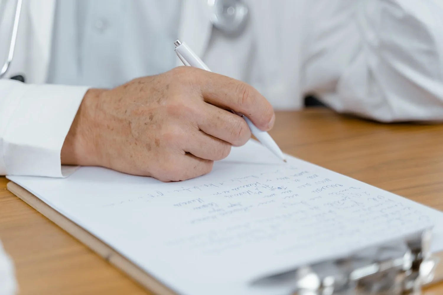 Fono Aprende Colombia · professional writing clinical report office