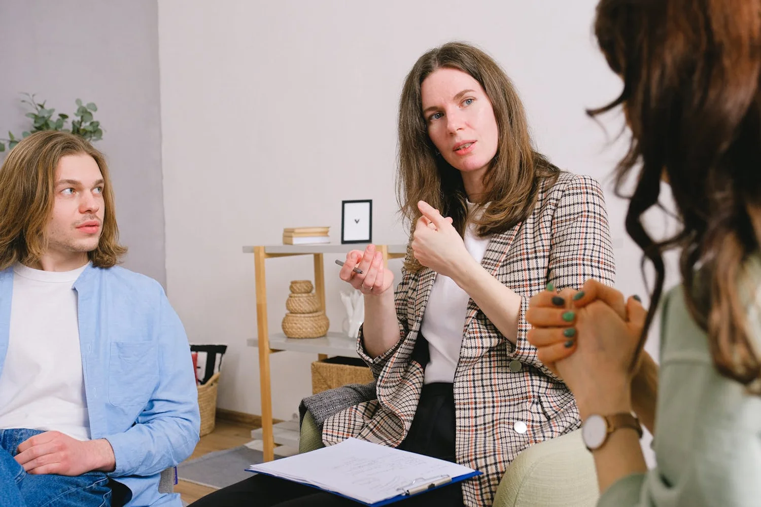 Fono Aprende Colombia · speech therapist conversation session clinic