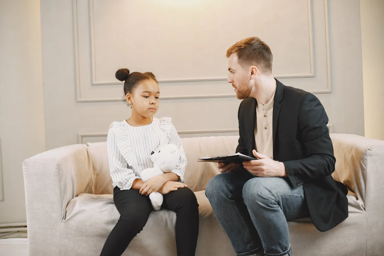 Fono Aprende Colombia · speech therapist child therapy session