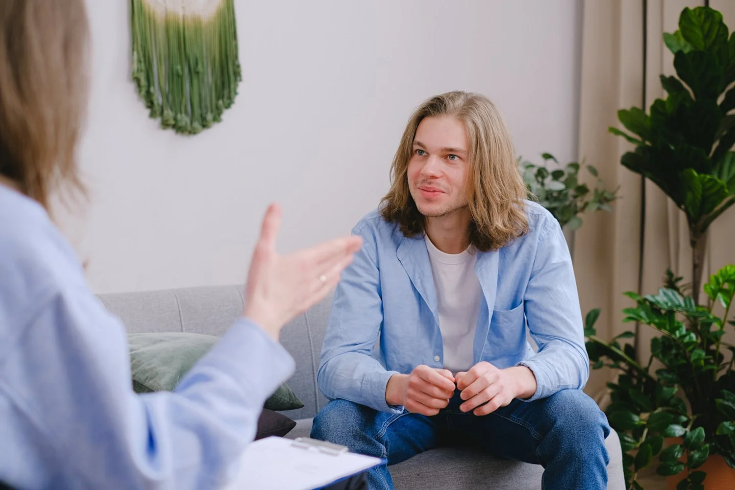 Fono Aprende Colombia · speech therapist patient language session