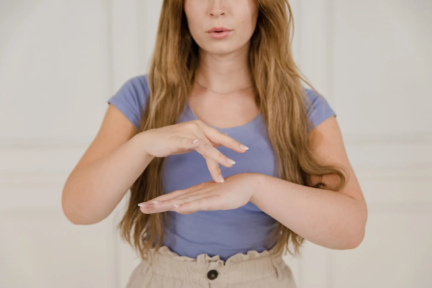 Fono Aprende Colombia · deaf child sign language education