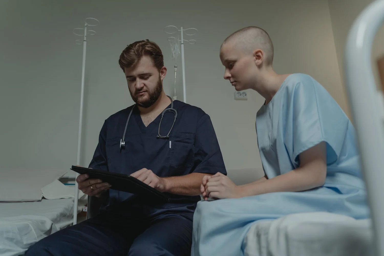 Fono Aprende Colombia · oncology nurse patient consultation