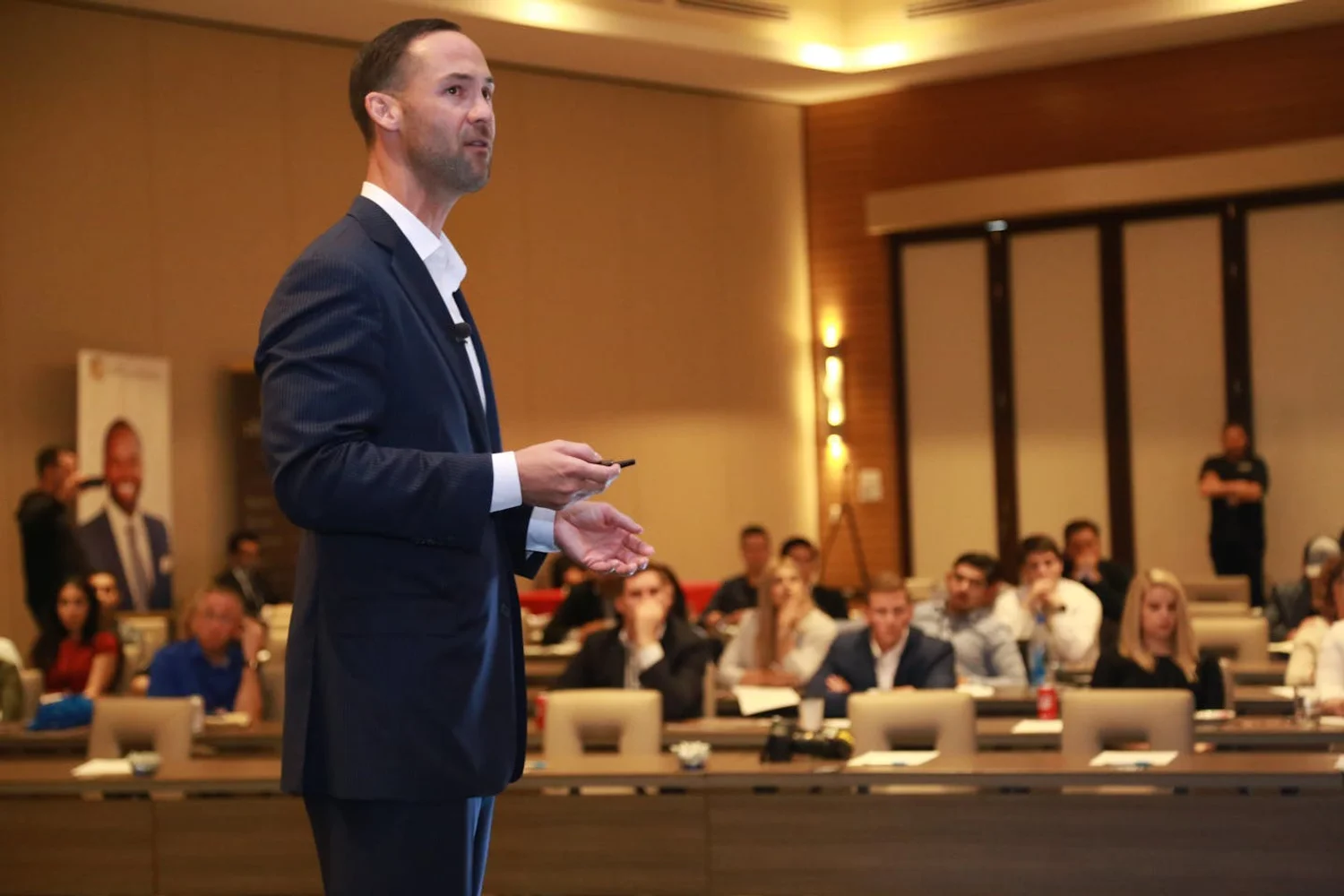 Fono Aprende Colombia · sports leader speaking professional