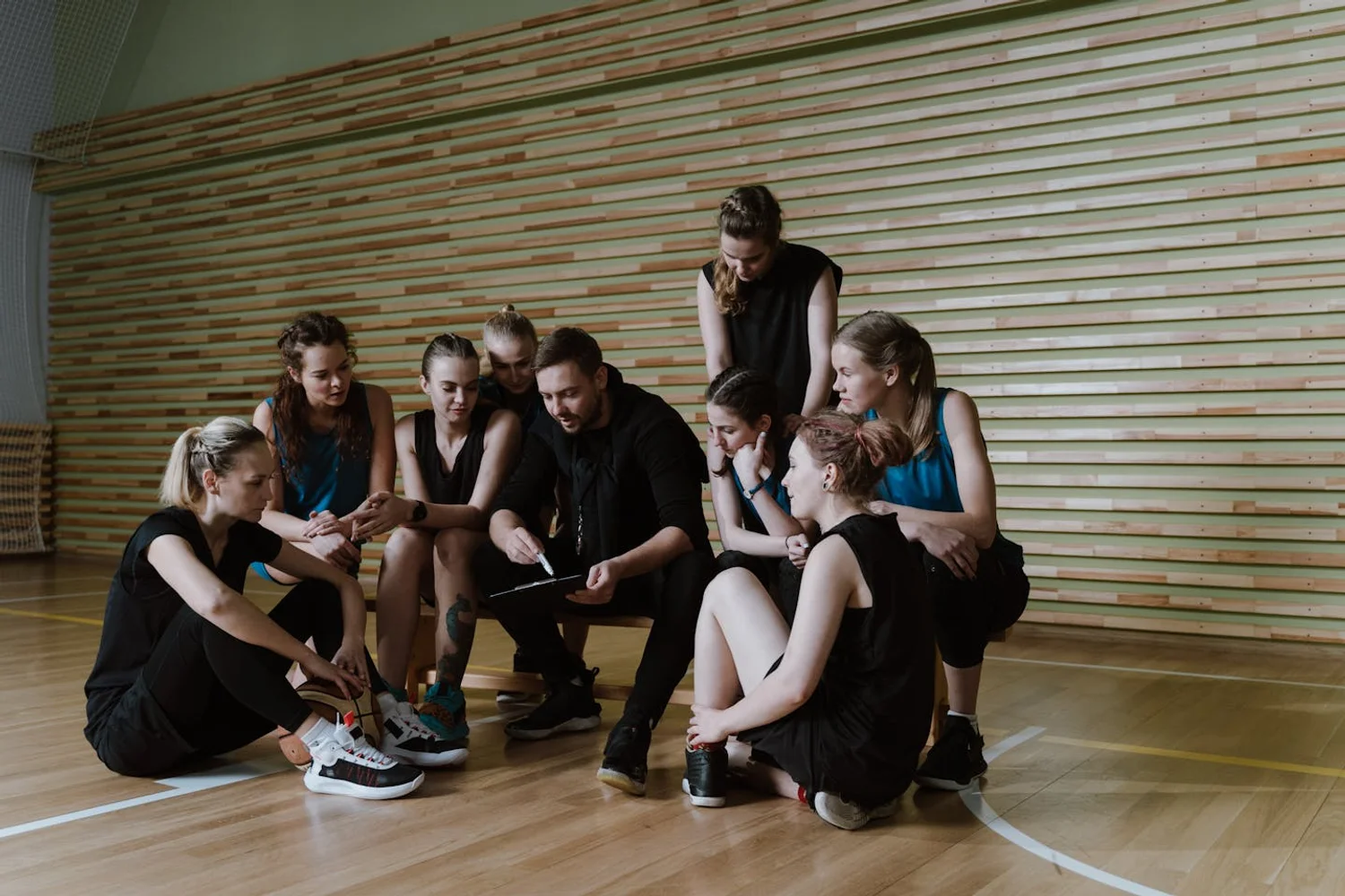 Fono Aprende Colombia · sports coach professional team adult