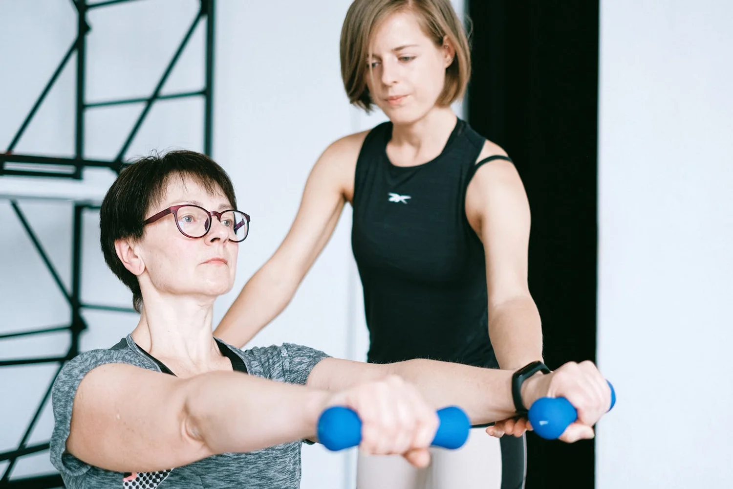 Fono Aprende Colombia · fitness trainer professional gym adult