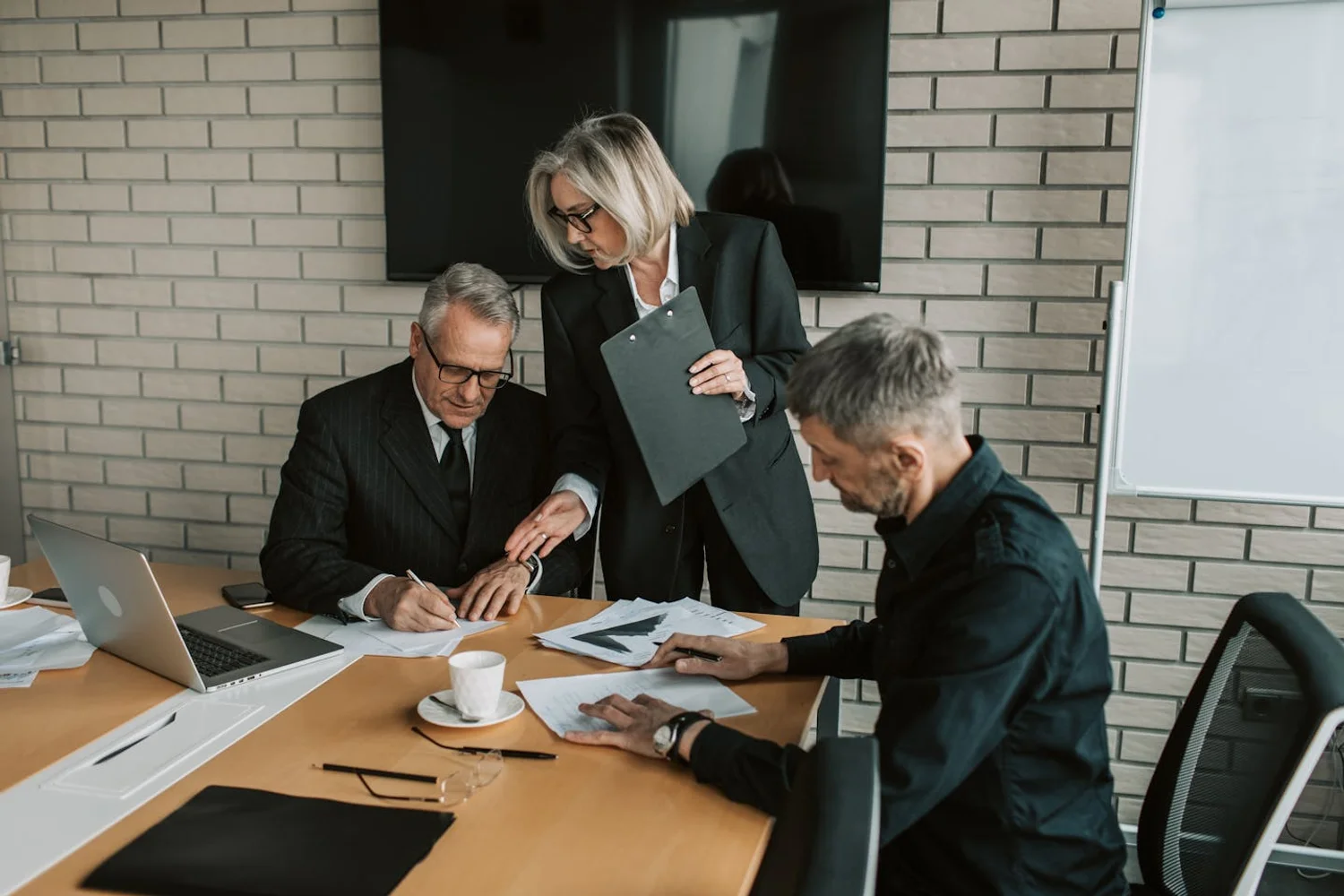 Fono Aprende Colombia · executive leadership professional team office