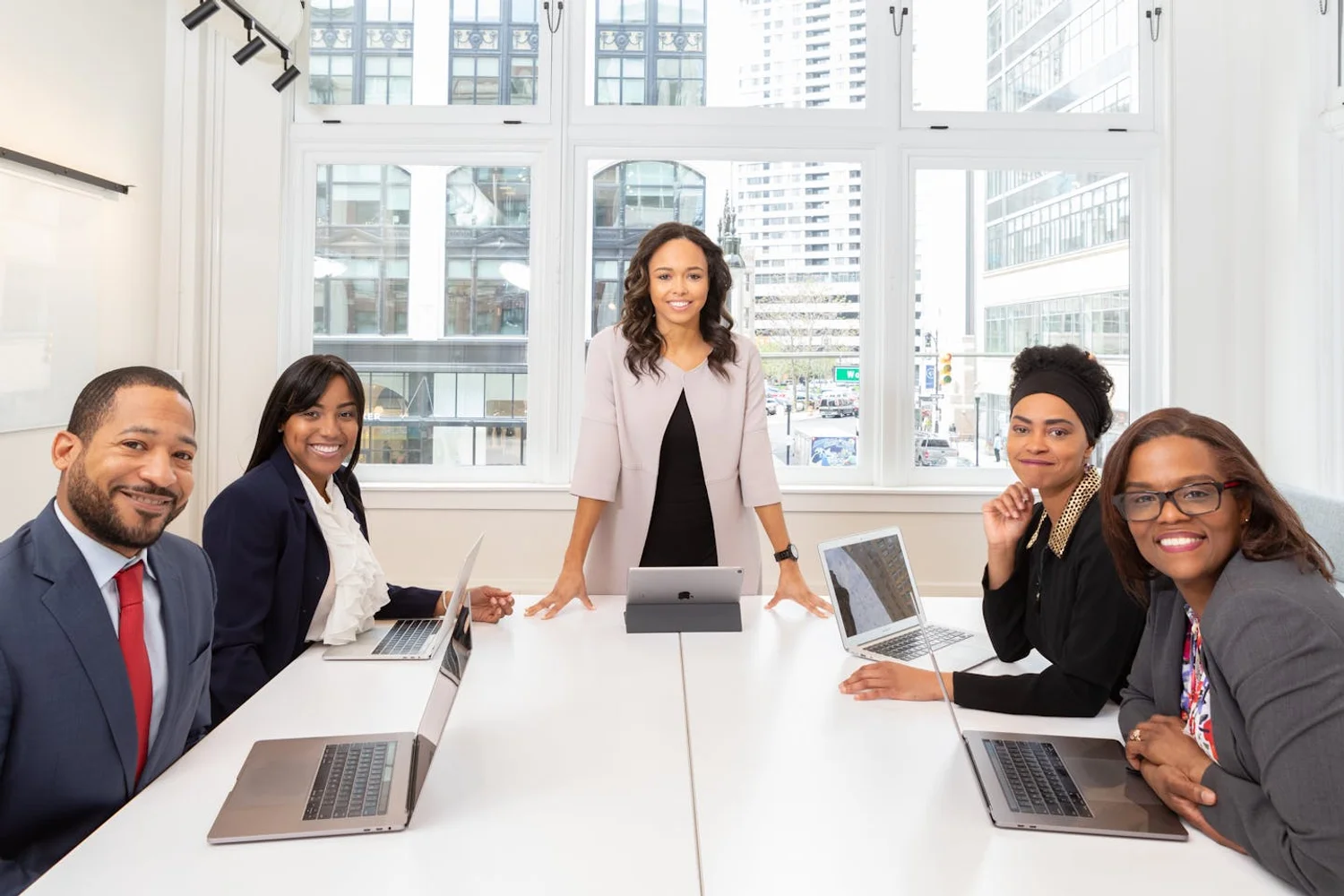 Fono Aprende Colombia · multicultural research team diverse professional